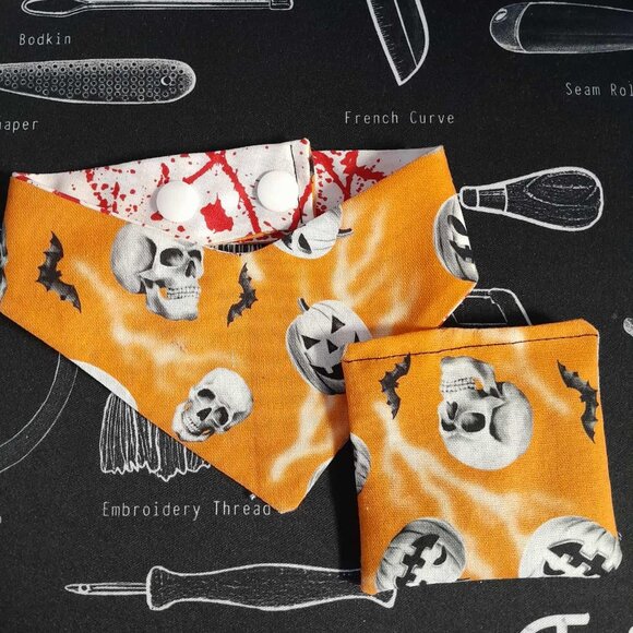 🪡Handmade CATS Reversible Blood Splatter/Pumpkin Bandana and Catnip Pouch Set - Picture 1 of 3